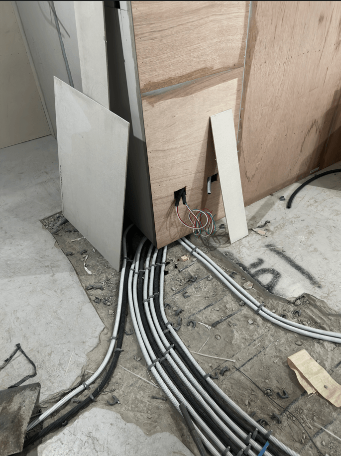 辦公室裝修弱電設計地坪管線預埋施工現場